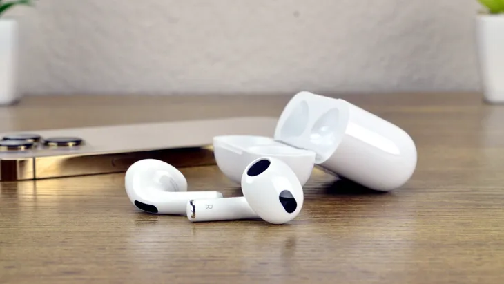AirPods 3 chính hãng lên kệ tại Việt Nam - Ảnh 1. AirPods 3 chính hãng lên kệ tại Việt Nam - Ảnh 1.
