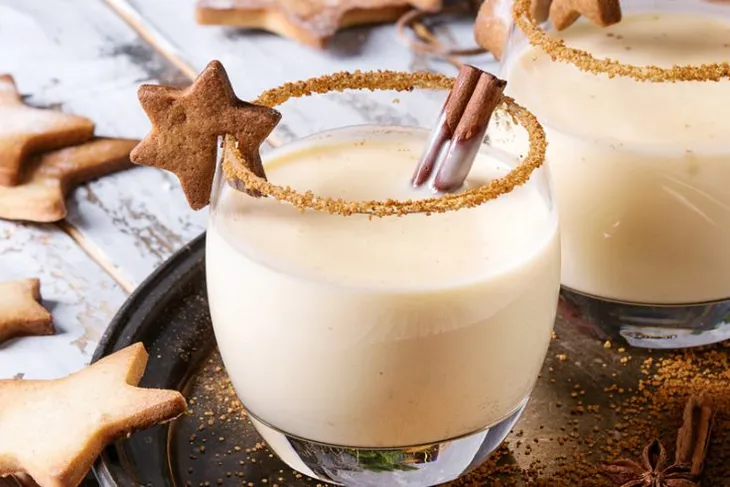 Thử làm cocktail trứng sữa cực đơn giản cho mùa Giáng sinh - Ảnh 1. Thử làm cocktail trứng sữa cực đơn giản cho mùa Giáng sinh - Ảnh 1.