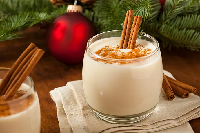 Thử làm cocktail trứng sữa cực đơn giản cho mùa Giáng sinh - Ảnh 2. Thử làm cocktail trứng sữa cực đơn giản cho mùa Giáng sinh - Ảnh 2.