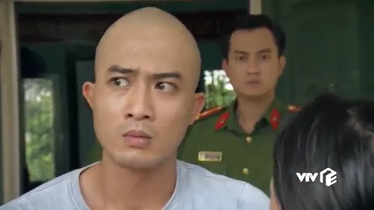 Phố trong làng - Tập 21: Mến ra đầu thú, Hiếu được minh oan - Ảnh 9. Phố trong làng - Tập 21: Mến ra đầu thú, Hiếu được minh oan - Ảnh 9.