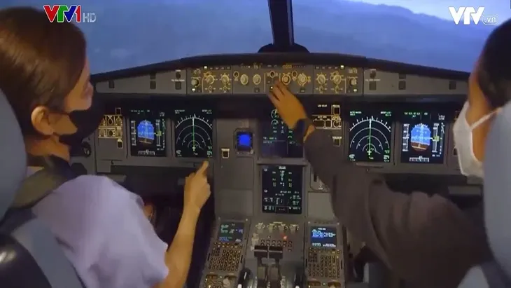 Gấp rút đào tạo phi công sau đại dịch tại Philippines - Ảnh 2. Gấp rút đào tạo phi công sau đại dịch tại Philippines - Ảnh 2.