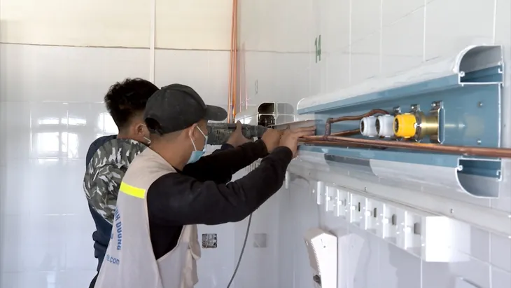 Bệnh viện Bệnh nhiệt đới Trung ương chuyển đổi công năng 500 giường bệnh - Ảnh 1.
