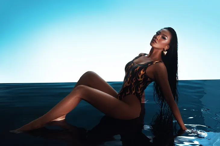 Kim Duyên khoe bộ ảnh bikini trước bán kết Miss Universe 2021 - Ảnh 2. Kim Duyên khoe bộ ảnh bikini trước bán kết Miss Universe 2021 - Ảnh 2.