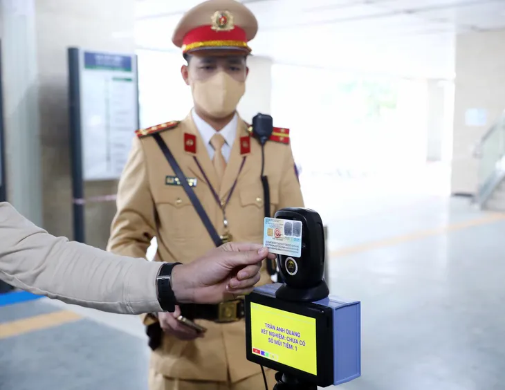 Hành khách đi tàu Cát Linh - Hà Đông có thể dùng CCCD gắn chíp để quét QR Code - Ảnh 2. Hành khách đi tàu Cát Linh - Hà Đông có thể dùng CCCD gắn chíp để quét QR Code - Ảnh 2.