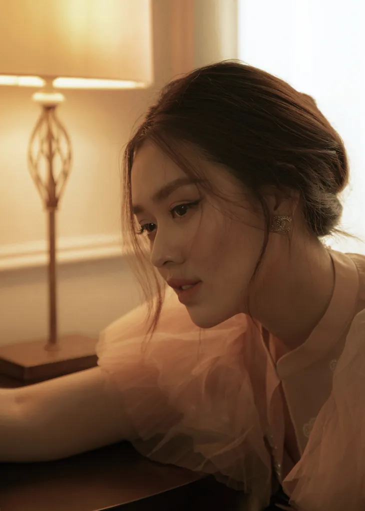 Hậu kết hôn, Á hậu Tường San cuốn hút như Song Hye Kyo - Ảnh 2. Hậu kết hôn, Á hậu Tường San cuốn hút như Song Hye Kyo - Ảnh 2.