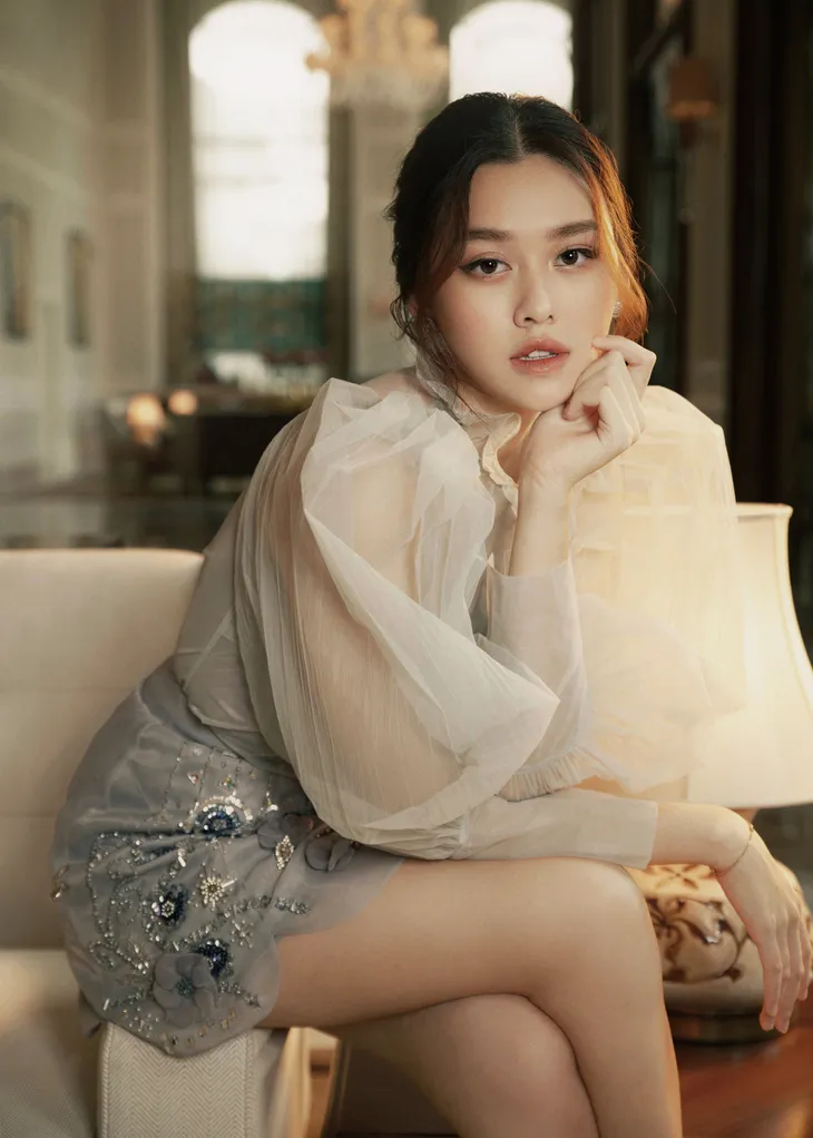 Hậu kết hôn, Á hậu Tường San cuốn hút như Song Hye Kyo - Ảnh 4. Hậu kết hôn, Á hậu Tường San cuốn hút như Song Hye Kyo - Ảnh 4.