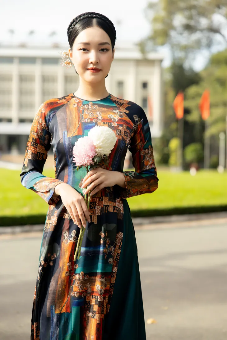 Thướt tha những mẫu áo dài đậm chất Á Đông của người con gái Hà Thành đón Tết - Ảnh 4. Thướt tha những mẫu áo dài đậm chất Á Đông của người con gái Hà Thành đón Tết - Ảnh 4.