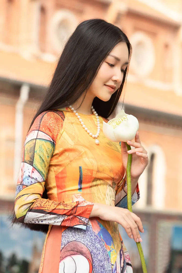 Thướt tha những mẫu áo dài đậm chất Á Đông của người con gái Hà Thành đón Tết - Ảnh 7. Thướt tha những mẫu áo dài đậm chất Á Đông của người con gái Hà Thành đón Tết - Ảnh 7.