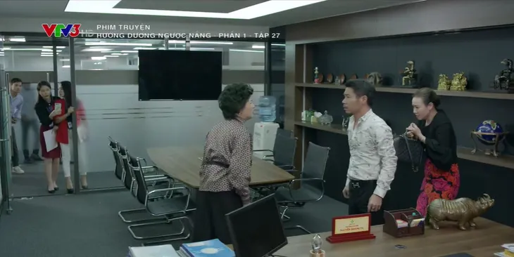 Hướng dương ngược nắng - Tập 27: Minh cứu Cao Dược bàn thắng đẹp mắt, Phúc sợ nhiễm HIV - Ảnh 5. Hướng dương ngược nắng - Tập 27: Minh cứu Cao Dược bàn thắng đẹp mắt, Phúc sợ nhiễm HIV - Ảnh 5.