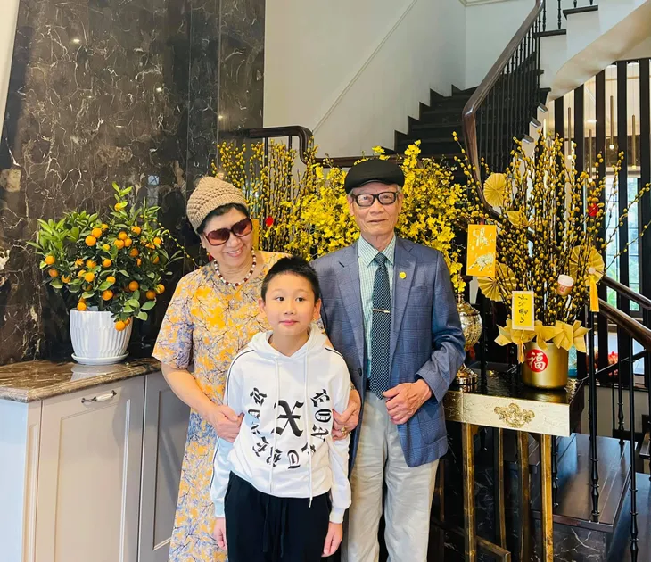 Bảo Thanh, Phương Oanh và dàn diễn viên xinh đẹp đồng loạt khoe ảnh bên gia đình ngày Tết - Ảnh 8. Bảo Thanh, Phương Oanh và dàn diễn viên xinh đẹp đồng loạt khoe ảnh bên gia đình ngày Tết - Ảnh 8.