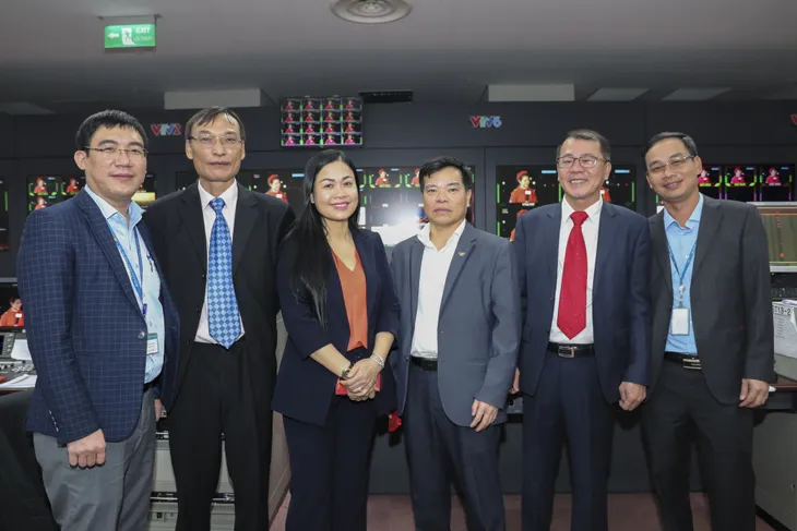 Lãnh đạo Đài THVN thăm và chúc Tết các đơn vị trong đêm Giao thừa - Ảnh 5. Lãnh đạo Đài THVN thăm và chúc Tết các đơn vị trong đêm Giao thừa - Ảnh 5.