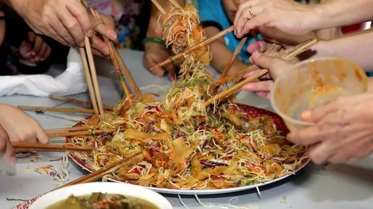 Người dân châu Á đón Tết Tân Sửu theo một cách rất khác - Ảnh 4.