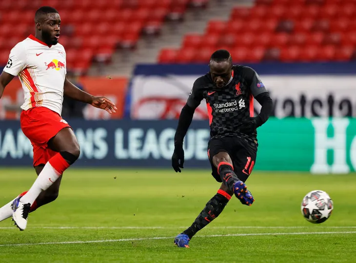 RB Leipzig 0-2 Liverpool: Salah, Mane trừng phạt sai lầm của đối thủ! - Ảnh 2. RB Leipzig 0-2 Liverpool: Salah, Mane trừng phạt sai lầm của đối thủ! - Ảnh 2.