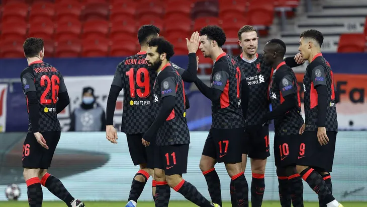 RB Leipzig 0-2 Liverpool: Salah, Mane trừng phạt sai lầm của đối thủ! - Ảnh 3. RB Leipzig 0-2 Liverpool: Salah, Mane trừng phạt sai lầm của đối thủ! - Ảnh 3.
