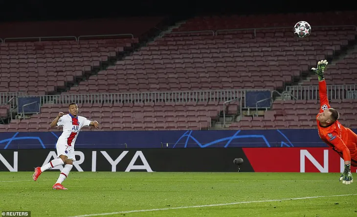 Barcelona 1-4 PSG: Mbappe rực sáng, PSG ngược dòng ngoạn mục - Ảnh 4.