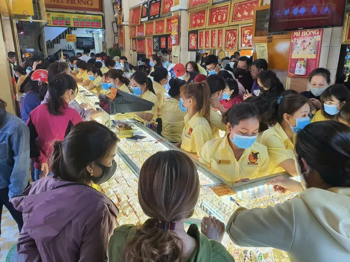 Giá vàng diễn biến lạ trước ngày vía Thần tài - Ảnh 1. Giá vàng diễn biến lạ trước ngày vía Thần tài - Ảnh 1.