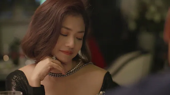 Ngắm phong cách thời trang công sở cổ điển, nhẹ nhàng của Kiều Anh trong phim Hồ sơ cá sấu - Ảnh 4. Ngắm phong cách thời trang công sở cổ điển, nhẹ nhàng của Kiều Anh trong phim Hồ sơ cá sấu - Ảnh 4.