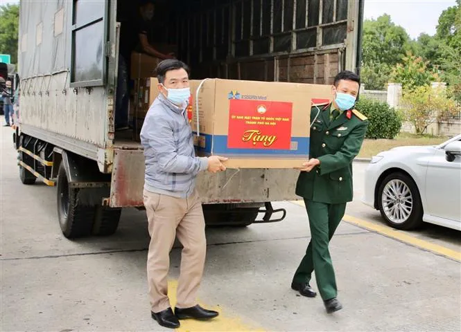 Hà Nội hỗ trợ tỉnh Hải Dương 2 tỷ đồng và 50.000 khẩu trang y tế - Ảnh 1. Hà Nội hỗ trợ tỉnh Hải Dương 2 tỷ đồng và 50.000 khẩu trang y tế - Ảnh 1.