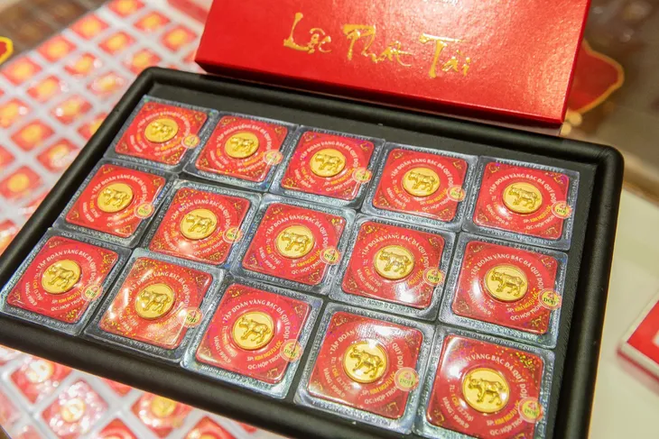 Mãn nhãn với những sản phẩm vàng Thần Tài của DOJI - Ảnh 1. Mãn nhãn với những sản phẩm vàng Thần Tài của DOJI - Ảnh 1.