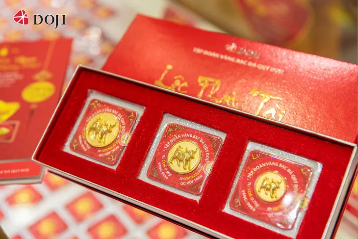 Mãn nhãn với những sản phẩm vàng Thần Tài của DOJI - Ảnh 2. Mãn nhãn với những sản phẩm vàng Thần Tài của DOJI - Ảnh 2.