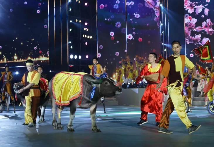 Rực rỡ chương trình nghệ thuật “Khát vọng - Tỏa sáng” chào mừng thành công Đại hội XIII của Đảng - Ảnh 10. Rực rỡ chương trình nghệ thuật “Khát vọng - Tỏa sáng” chào mừng thành công Đại hội XIII của Đảng - Ảnh 10.