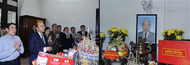 Thủ tướng dâng hương tưởng nhớ các đồng chí nguyên lãnh đạo đã từ trần - Ảnh 1. Thủ tướng dâng hương tưởng nhớ các đồng chí nguyên lãnh đạo đã từ trần - Ảnh 1.
