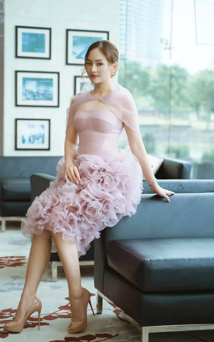 Lan Phương - cô nàng bánh bèo nhất nhì Showbiz Việt? - Ảnh 4. Lan Phương - cô nàng bánh bèo nhất nhì Showbiz Việt? - Ảnh 4.