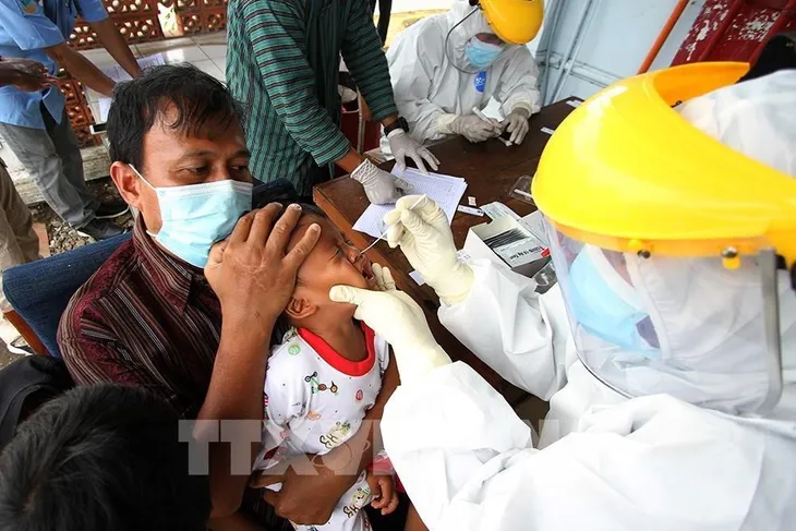 Hơn 111,3 triệu ca nhiễm COVID-19, Campuchia đối mặt làn sóng lây nhiễm thứ ba - Ảnh 1. Hơn 111,3 triệu ca nhiễm COVID-19, Campuchia đối mặt làn sóng lây nhiễm thứ ba - Ảnh 1.