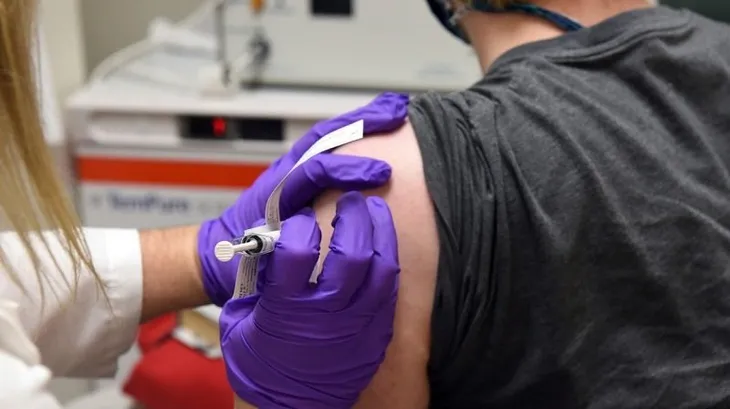 FED: Kinh tế Mỹ vẫn đối mặt nhiều rủi ro dù có vaccine COVID-19 - Ảnh 1. FED: Kinh tế Mỹ vẫn đối mặt nhiều rủi ro dù có vaccine COVID-19 - Ảnh 1.