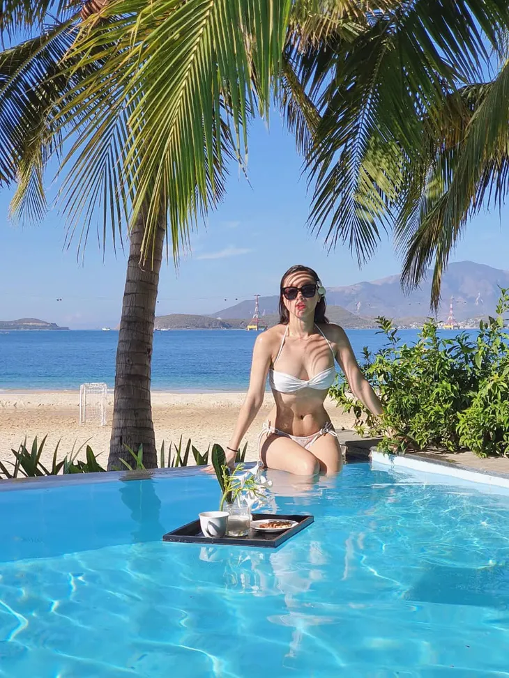 MC Minh Hà khoe vóc dáng gợi cảm khi diện bikini - Ảnh 2. MC Minh Hà khoe vóc dáng gợi cảm khi diện bikini - Ảnh 2.