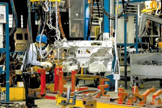 AMRO: Kinh tế Việt Nam sẽ tăng trưởng 7% trong năm 2021 - Ảnh 1. AMRO: Kinh tế Việt Nam sẽ tăng trưởng 7% trong năm 2021 - Ảnh 1.