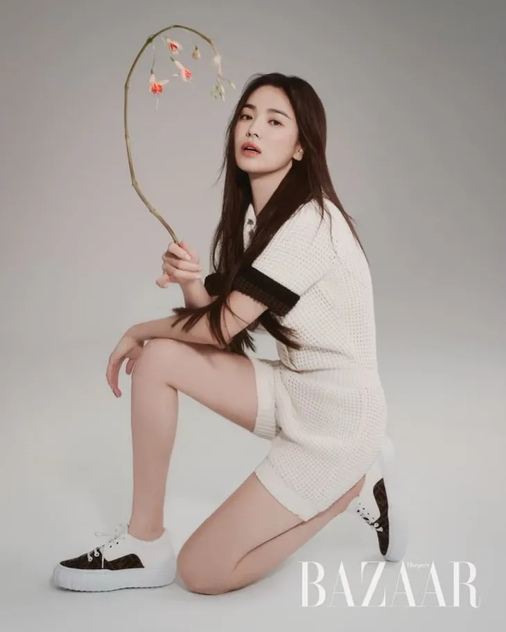 Song Hye Kyo xứng danh nữ thần không tuổi xứ kim chi - Ảnh 5. Song Hye Kyo xứng danh nữ thần không tuổi xứ kim chi - Ảnh 5.