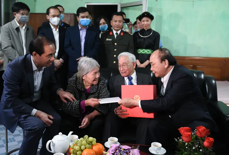 Thủ tướng trao Quyết định công nhận thành phố Tuyên Quang là đô thị loại II - Ảnh 2. Thủ tướng trao Quyết định công nhận thành phố Tuyên Quang là đô thị loại II - Ảnh 2.