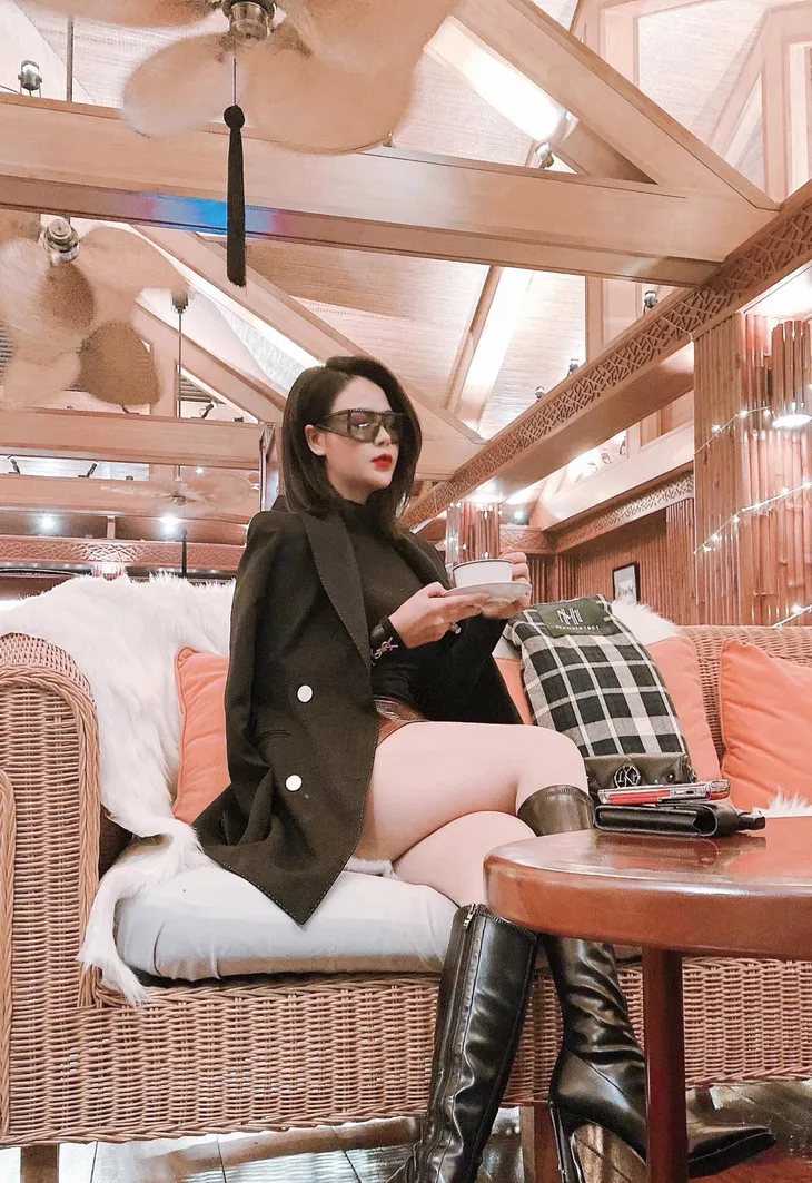 Hướng dương ngược nắng phần 2: Lột xác lần nữa, Minh (Lương Thu Trang) xinh hơn cả Châu (Hồng Diễm) - Ảnh 6. Hướng dương ngược nắng phần 2: Lột xác lần nữa, Minh (Lương Thu Trang) xinh hơn cả Châu (Hồng Diễm) - Ảnh 6.
