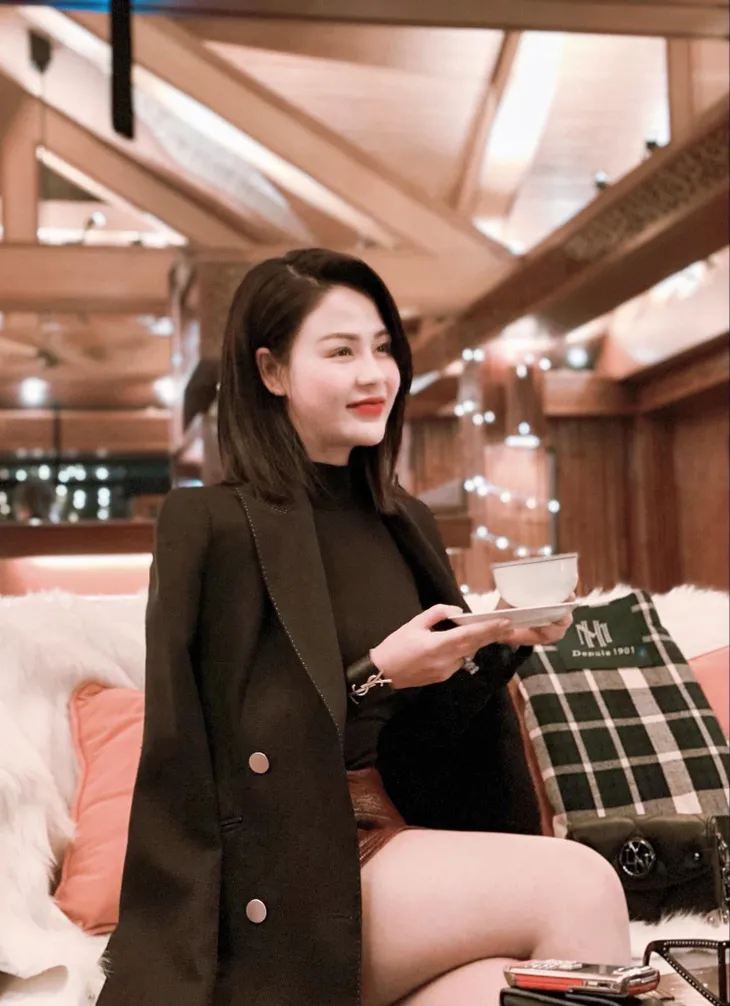 Hướng dương ngược nắng phần 2: Lột xác lần nữa, Minh (Lương Thu Trang) xinh hơn cả Châu (Hồng Diễm) - Ảnh 5. Hướng dương ngược nắng phần 2: Lột xác lần nữa, Minh (Lương Thu Trang) xinh hơn cả Châu (Hồng Diễm) - Ảnh 5.