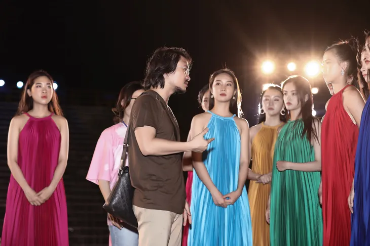 Đạo diễn Hoàng Nhật Nam tiết lộ bí quyết trị cơn nóng tính của vợ - Ảnh 2. Đạo diễn Hoàng Nhật Nam tiết lộ bí quyết trị cơn nóng tính của vợ - Ảnh 2.
