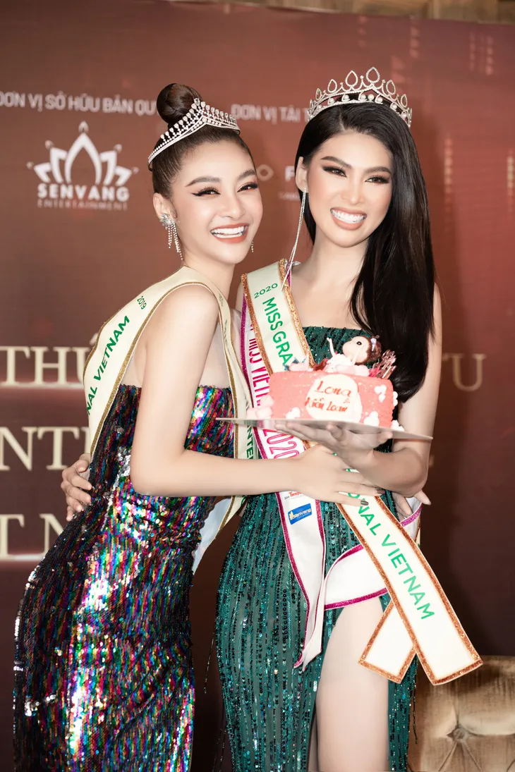 Á hậu Ngọc Thảo gây choáng khi catwalk… xoay 3 vòng liên tục - Ảnh 5. Á hậu Ngọc Thảo gây choáng khi catwalk… xoay 3 vòng liên tục - Ảnh 5.