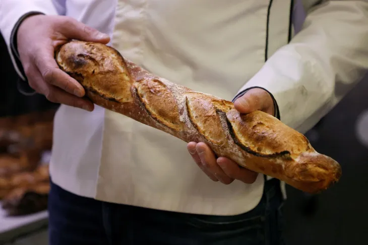 Bánh mì baguette (Pháp) được đề cử di sản văn hóa UNESCO - Ảnh 2. Bánh mì baguette (Pháp) được đề cử di sản văn hóa UNESCO - Ảnh 2.