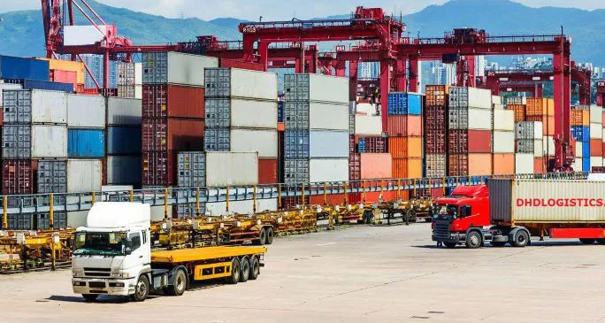 Phí logistics tăng vọt: Đâu là giải pháp giúp doanh nghiệp xuất khẩu? - Ảnh 1. Phí logistics tăng vọt: Đâu là giải pháp giúp doanh nghiệp xuất khẩu? - Ảnh 1.