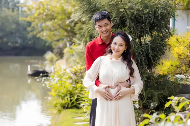Bảo Thanh đăng ảnh kỷ niệm 12 năm tình yêu và chuẩn bị chào đón thành viên thứ 4 - Ảnh 3. Bảo Thanh đăng ảnh kỷ niệm 12 năm tình yêu và chuẩn bị chào đón thành viên thứ 4 - Ảnh 3.