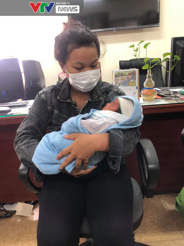 Khởi tố 8 đối tượng trong vụ án mua bán trẻ sơ sinh sang Trung Quốc - Ảnh 1. Khởi tố 8 đối tượng trong vụ án mua bán trẻ sơ sinh sang Trung Quốc - Ảnh 1.