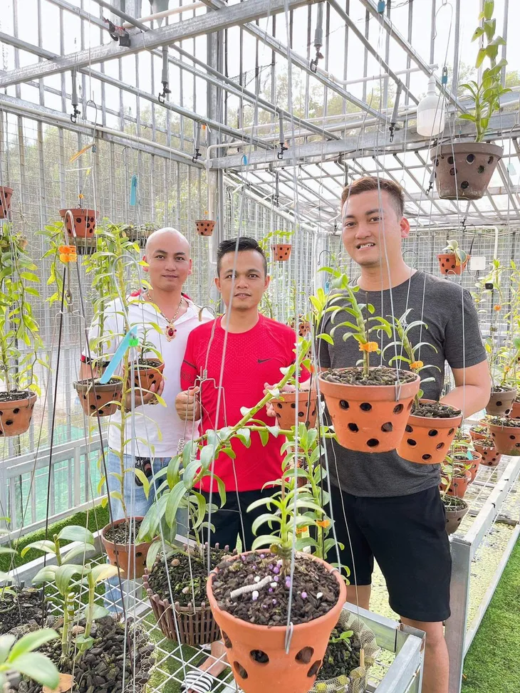 Thiên đường lan đột biến đẹp mê hồn của nghệ nhân Trương Xuân Tuấn - Ảnh 5.