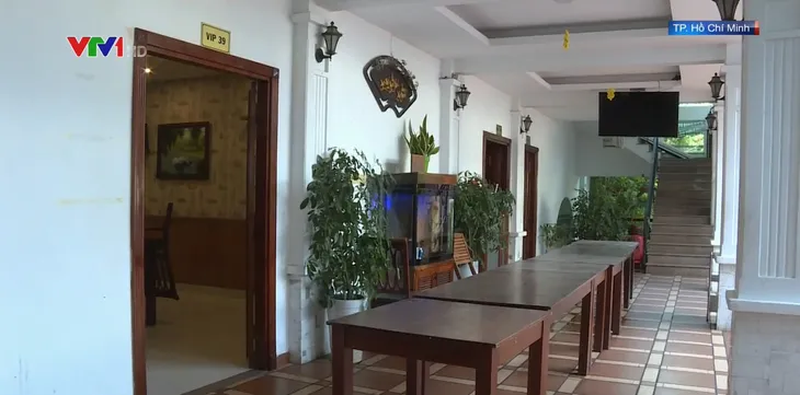 Tinh thần tự giác - điều kiện tiên quyết khi mở cửa trở lại - Ảnh 1. Tinh thần tự giác - điều kiện tiên quyết khi mở cửa trở lại - Ảnh 1.
