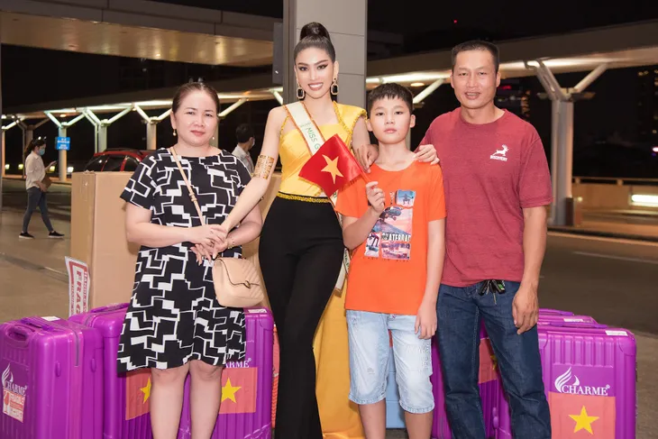 Á hậu Ngọc Thảo chính thức lên đường dự thi Miss Grand International - Ảnh 5. Á hậu Ngọc Thảo chính thức lên đường dự thi Miss Grand International - Ảnh 5.