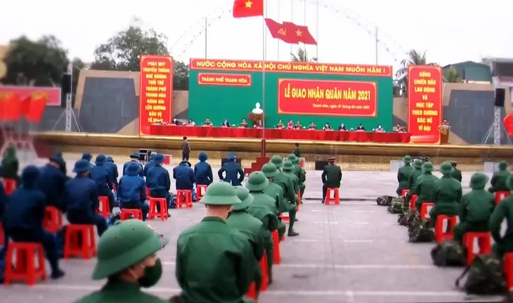 Hơn 4.000 công dân Thanh Hóa lên đường nhập ngũ - Ảnh 1. Hơn 4.000 công dân Thanh Hóa lên đường nhập ngũ - Ảnh 1.