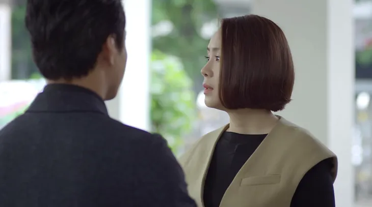 Hướng dương ngược nắng - Tập 34: Kiên tàn nhẫn nói với Châu anh và Minh vừa là một phe vừa là một cặp - Ảnh 1. Hướng dương ngược nắng - Tập 34: Kiên tàn nhẫn nói với Châu anh và Minh vừa là một phe vừa là một cặp - Ảnh 1.