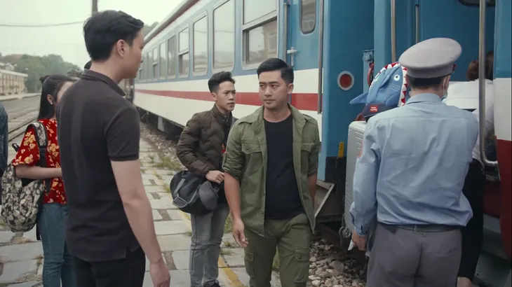 Hồ sơ cá sấu - Tập 23: Cương (Doãn Quốc Đam) bị truy lùng ráo riết - Ảnh 1. Hồ sơ cá sấu - Tập 23: Cương (Doãn Quốc Đam) bị truy lùng ráo riết - Ảnh 1.