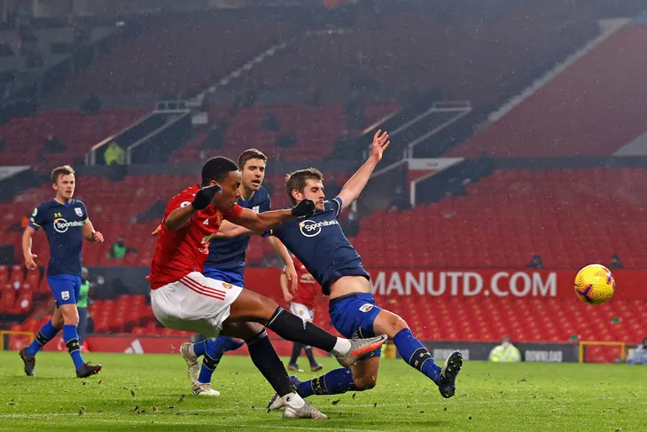 Vòng 22 Ngoại hạng Anh: Man Utd thắng đậm Southampton nhưng vẫn xếp sau Man City - Ảnh 3. Vòng 22 Ngoại hạng Anh: Man Utd thắng đậm Southampton nhưng vẫn xếp sau Man City - Ảnh 3.