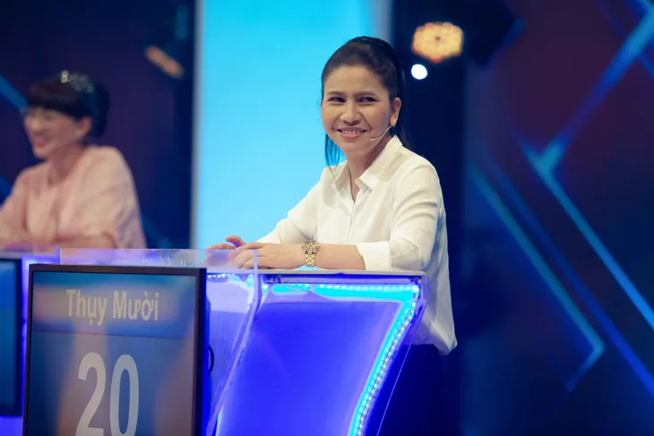 Hoa hậu Diễm Hương khiến khán giả bất ngờ khi thắng Phương Dung, Thụy Mười trong gameshow kiến thức - Ảnh 2. Hoa hậu Diễm Hương khiến khán giả bất ngờ khi thắng Phương Dung, Thụy Mười trong gameshow kiến thức - Ảnh 2.