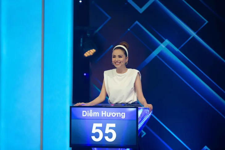 Hoa hậu Diễm Hương khiến khán giả bất ngờ khi thắng Phương Dung, Thụy Mười trong gameshow kiến thức - Ảnh 1. Hoa hậu Diễm Hương khiến khán giả bất ngờ khi thắng Phương Dung, Thụy Mười trong gameshow kiến thức - Ảnh 1.